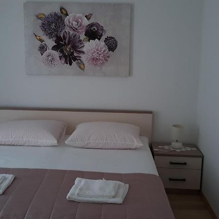 Mini Apartment Petra - Rooms Purple & Green With Kitchen And Garden Дубровник Экстерьер фото