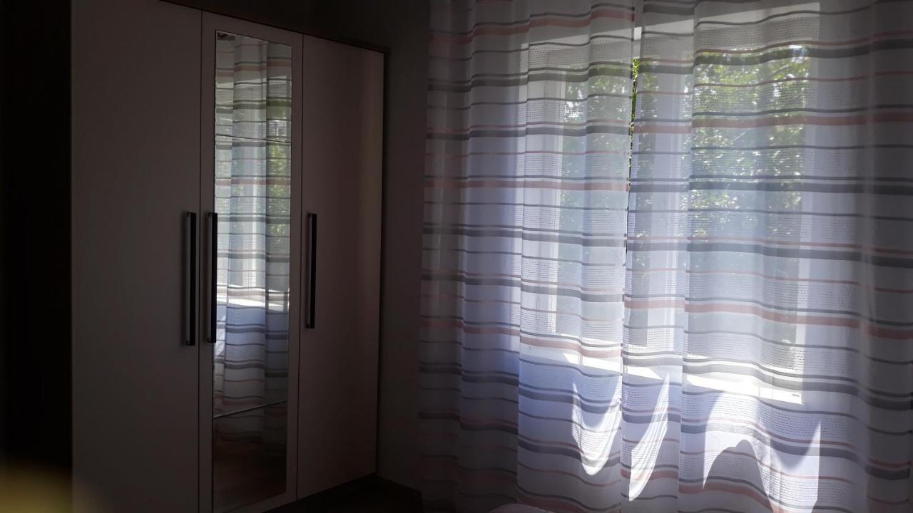 Mini Apartment Petra - Rooms Purple & Green With Kitchen And Garden Дубровник Экстерьер фото
