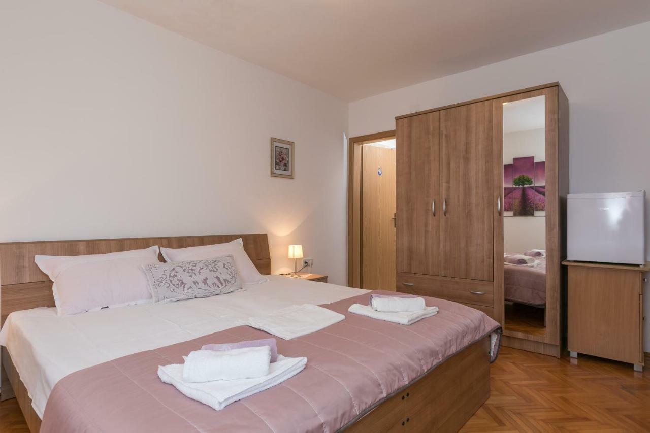 Mini Apartment Petra - Rooms Purple & Green With Kitchen And Garden Дубровник Экстерьер фото